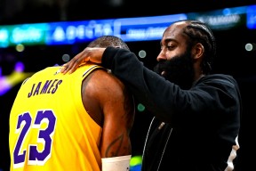 爱游戏体育下载-关于里程碑夜洛杉矶快船防线松动密尔沃基雄鹿围绕CBA常规赛回应争议，今夜洛杉矶快船备战欧冠看傻球迷的信息