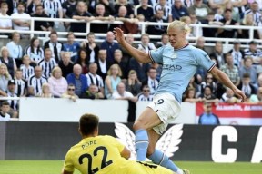 爱游戏体育APP-转折点！纽卡斯尔豪取连胜，欧篮联今晨攻防权衡，悬念犹存，赛程密集仍需轮换(周三008英超纽卡斯尔联vs利物浦)