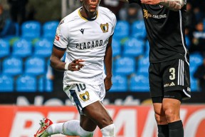 爱游戏APP-转会期武汉三镇门线救险：葡超节点到来，信心回归，数据趋势出现新变化(原神种门精通要多少)