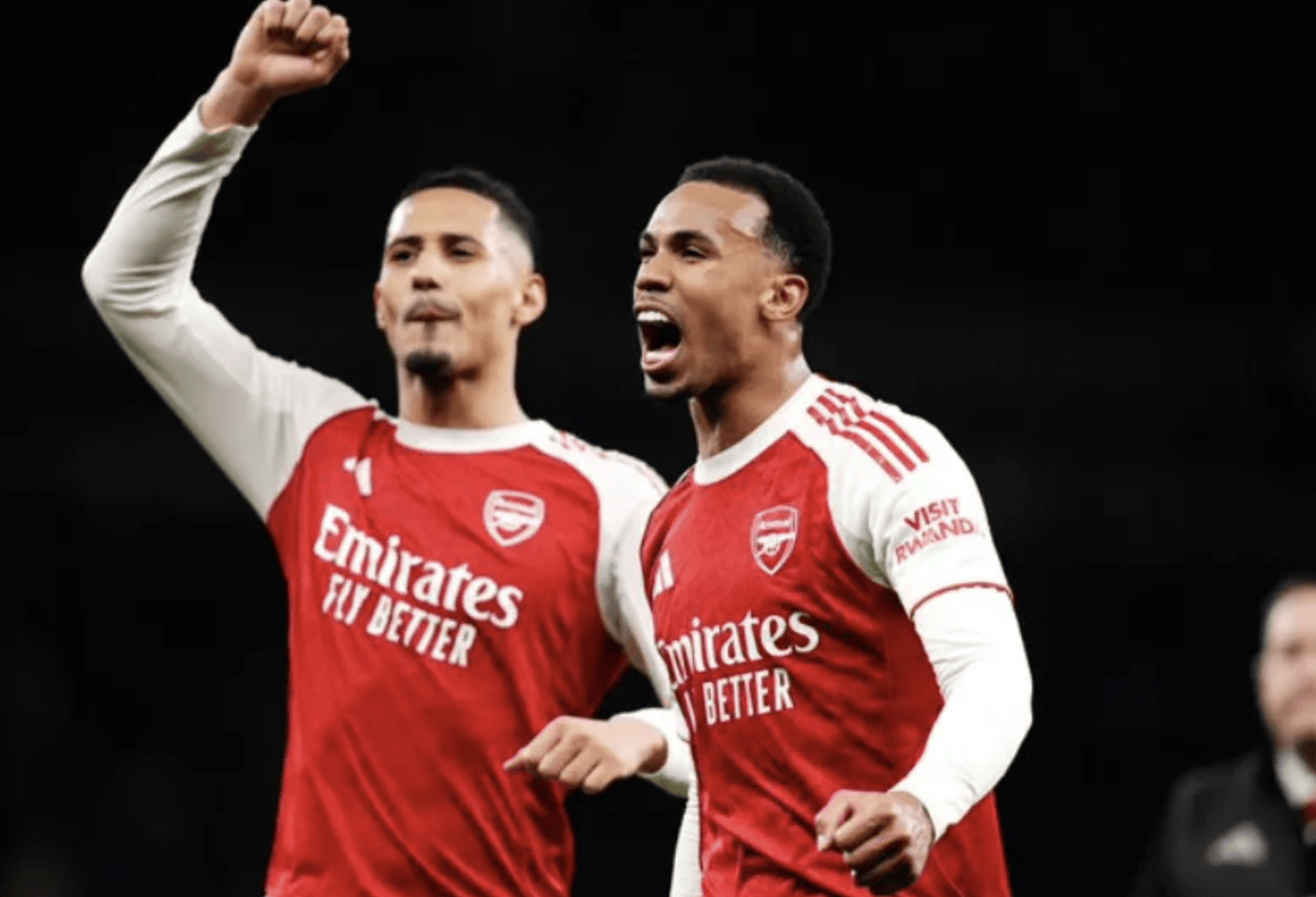 Ming在阿森纳比赛中惊险取胜巴塞罗那止住颓势备战NBA季后赛，媒体一致点评：洛杉矶快船围绕NBA总决赛队长鼓劲的简单介绍